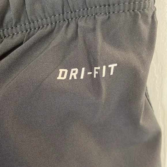 Girls Gray Nike Running Shorts w/Pink Foldover Waistband Sz L - Picture 9 of 11